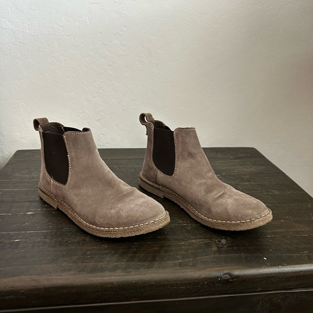 Women’s Sundance taupe Suede Ankle Boots